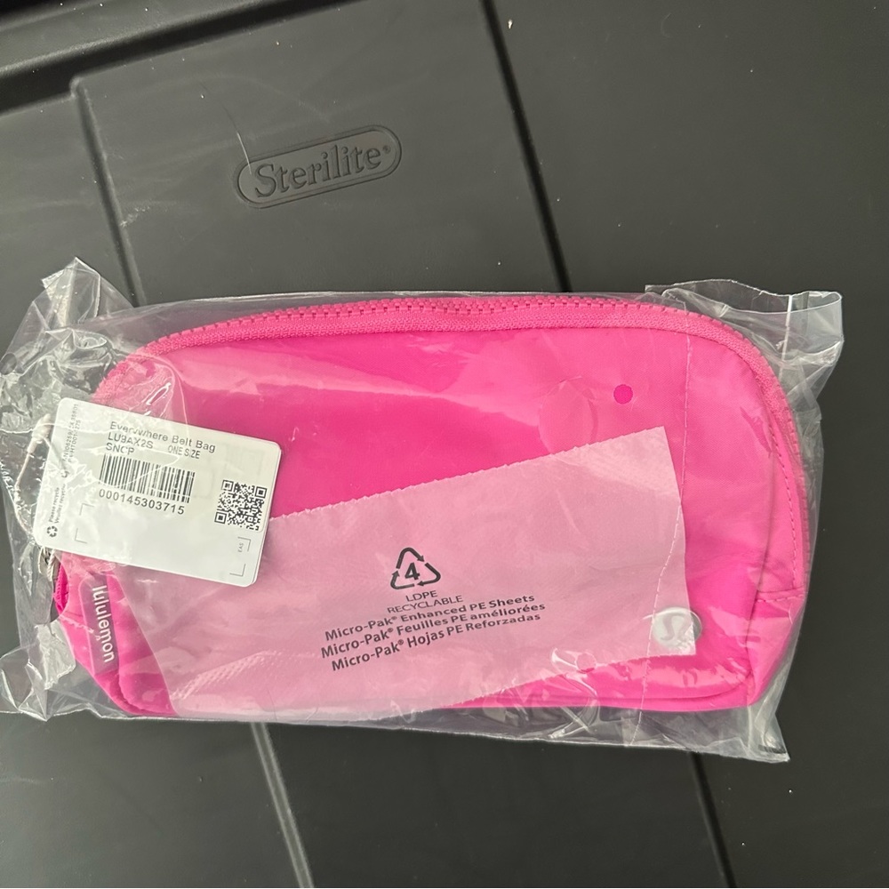 NWT Lululemon Sonic Pink Everywhere Belt Bag